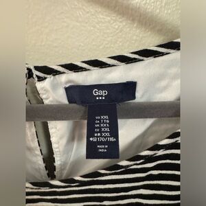 Plus size. Gap dress. Black and white striped. Xxl